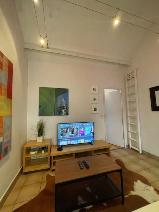 Cosy Place Des Abbesses-sacre-coeur ! Appartement *