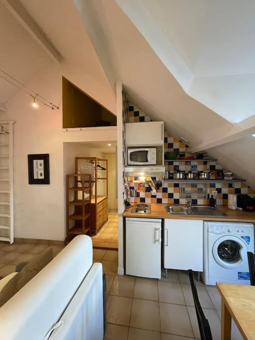 Cosy Place Des Abbesses-sacre-coeur ! Appartement *